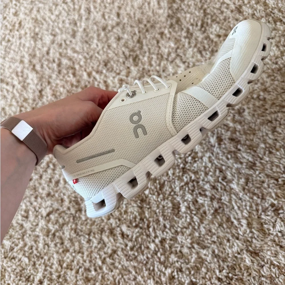 On Running Women's White/Cream Cloudflow Sneakers - Picture 3 of 7